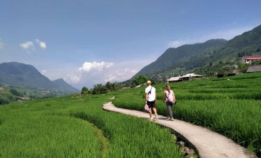 Rice terraces and mountain scenery in Sapa, Vietnam.
