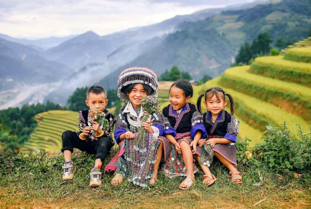 Rice-terrace-village-view-viettrendtour-hanoi.