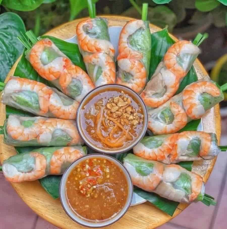 Shrimp Spring Rolls with Dipping Sauces | ViettrendTour.