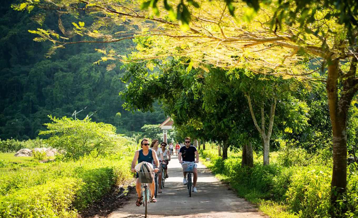 Biking in Viet Hai village – 3D program