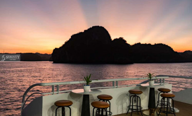 Sunset-view-Serenity Cruise-ViettrendTour-Ha Long Bay.
