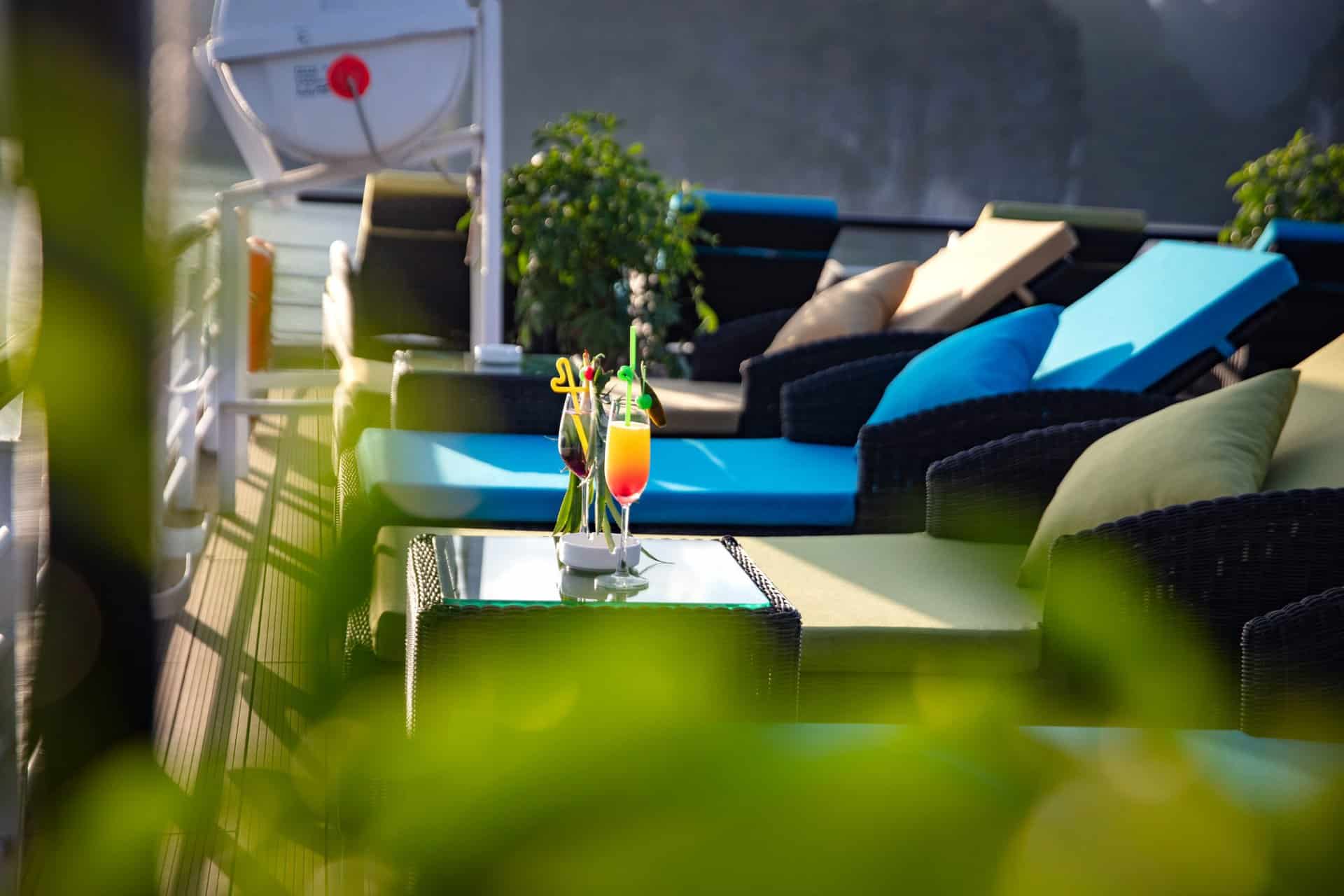 Sundeck 13