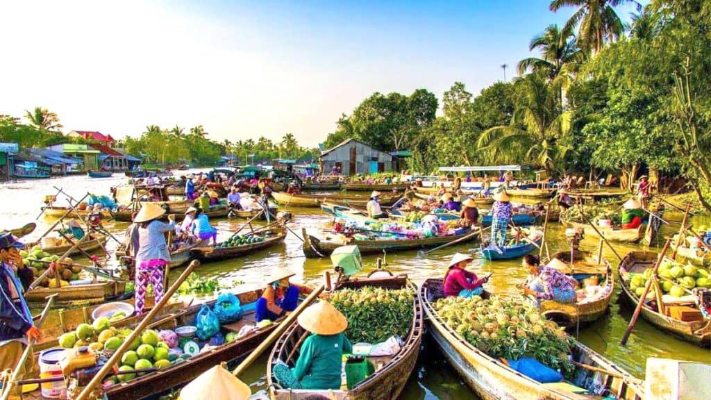 Floating Market in Mekong Delta, Vietnam | ViettrendTour.