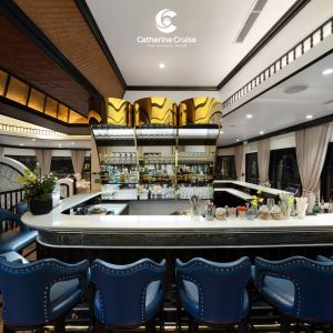 cocktail-bar-signature-counter-catherine-cruise-halong-bay-viettrendtour