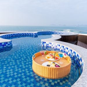 halong-bay-halong-symphony-cruise-floating-breakfast-foredeck-pool-viettrendtour
