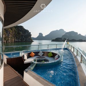 Bow jacuzzi lounge with sea view on Jade Sails.
