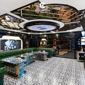 karaoke-lounge-green-sofa-glam-catherine-cruise-halong-bay-viettrendtour