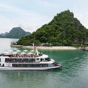 overview-island-route-pamela-cruise-halong-bay-viettrendtour