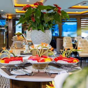 restaurant-fruit-dessert-heritage-cruise-halong-bay-viettrendtour