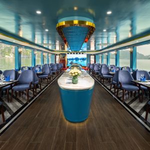 restaurant-window-bay-view-arcady-halong-viettrendtour