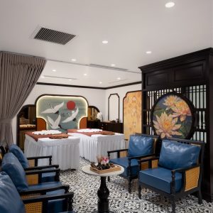 spa-couple-massage-crane-mural-catherine-cruise-halong-bay-viettrendtour