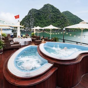 sundeck-jacuzzi-lounge-pamela-cruise-halong-bay-viettrendtour