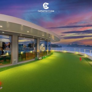 sundeck-mini-golf-sunset-side-catherine-cruise-halong-bay-viettrendtour