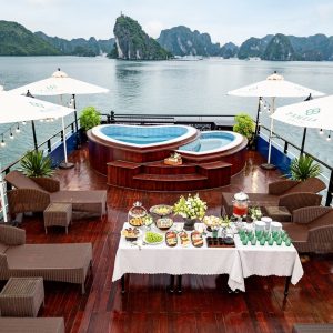 sundeck-pool-party-pamela-cruise-halong-bay-viettrendtour