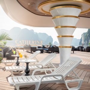 sundeck-sun-loungers-cocktails-view-catherine-cruise-halong-bay-viettrendtour
