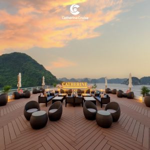 sundeck-sunset-catherine-sign-view-catherine-cruise-halong-bay-viettrendtour