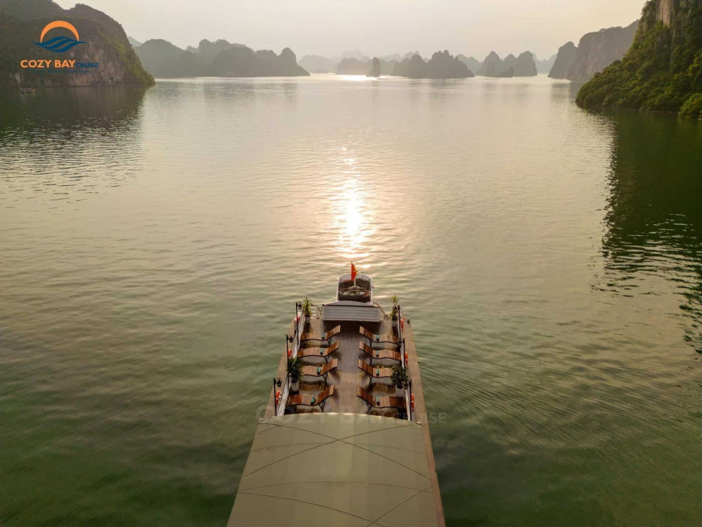 Halong-bay-cruise-boat-cozy-bay-viettrendtour.