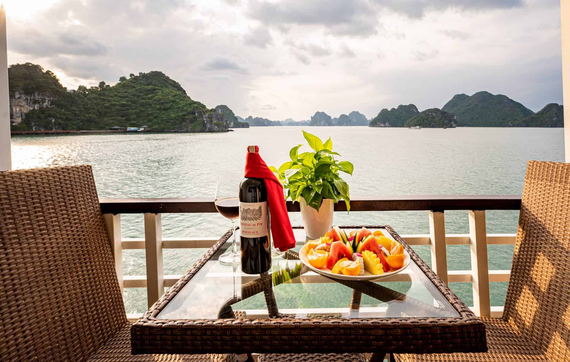 Lakeside dining experience with scenic views of Vietnam's stunning landscape. Perfect for a relaxing.