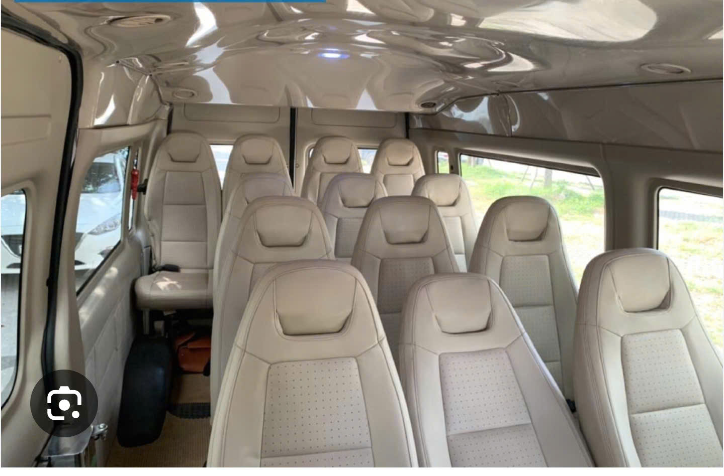 Luxury van interior for Hanoi to Sapa transfer.