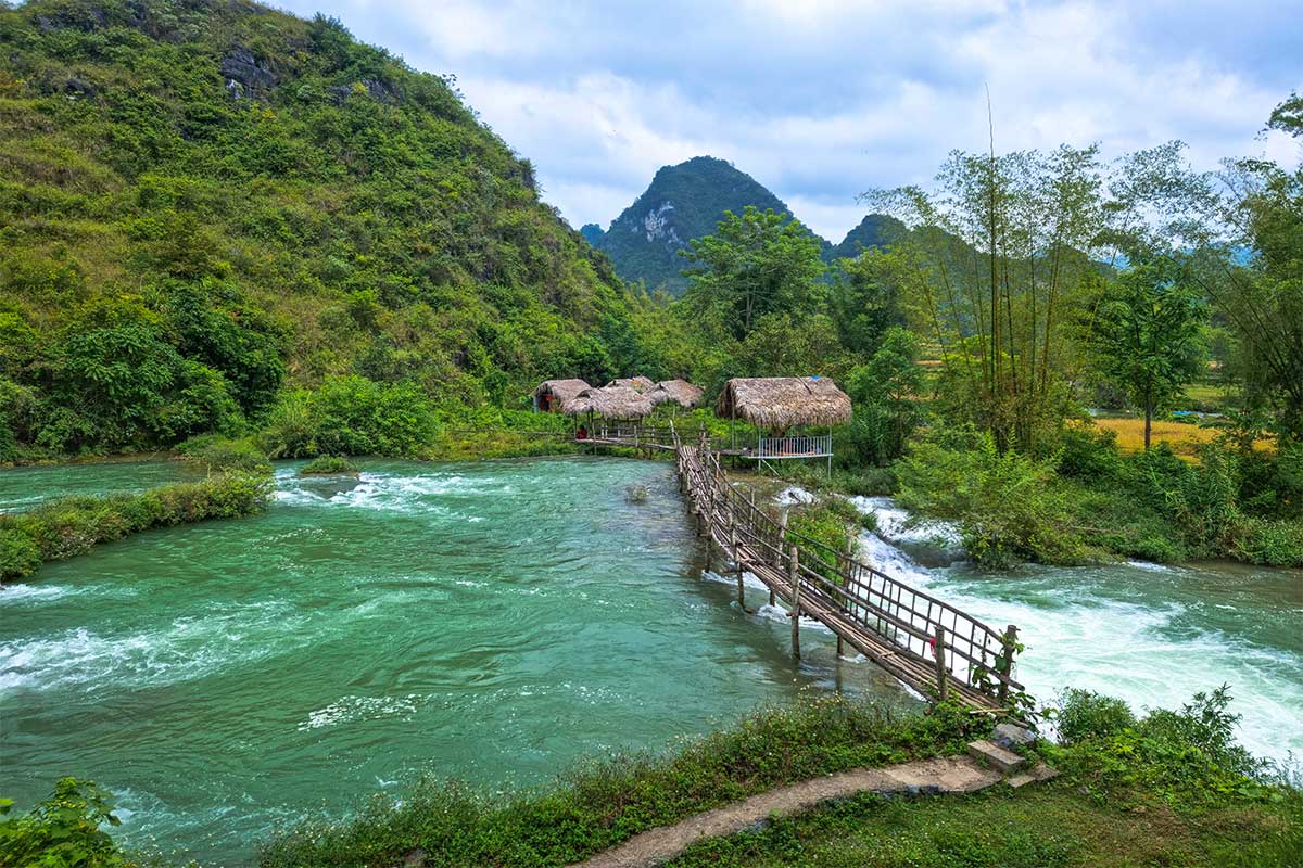 cao-bang-rice-fields-autumn-scenery-viettrendtour