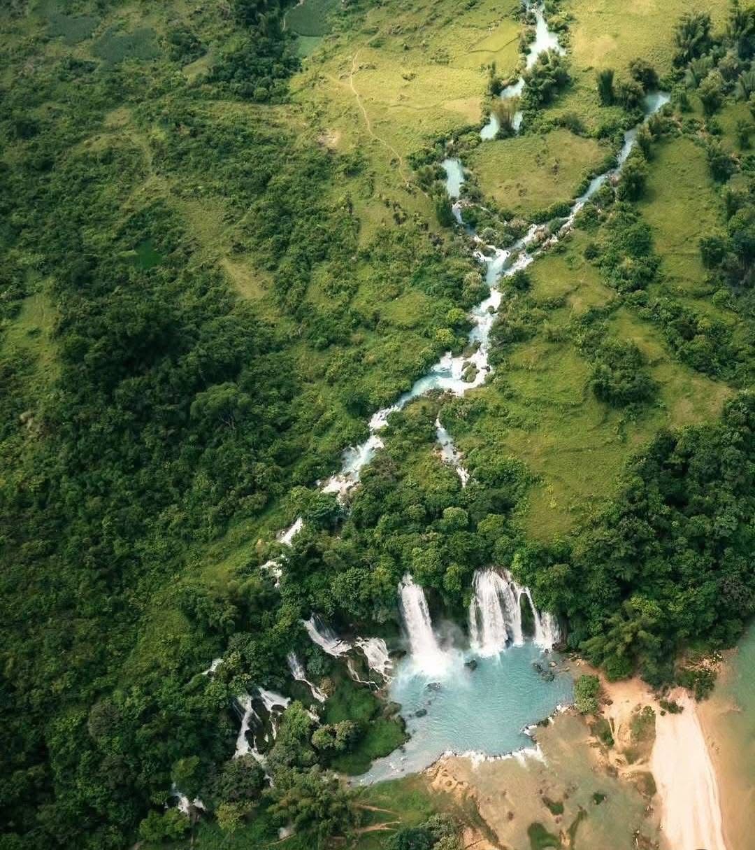 cao-bang-thac-ban-gioc-waterfall-drone-view-viettrendtour