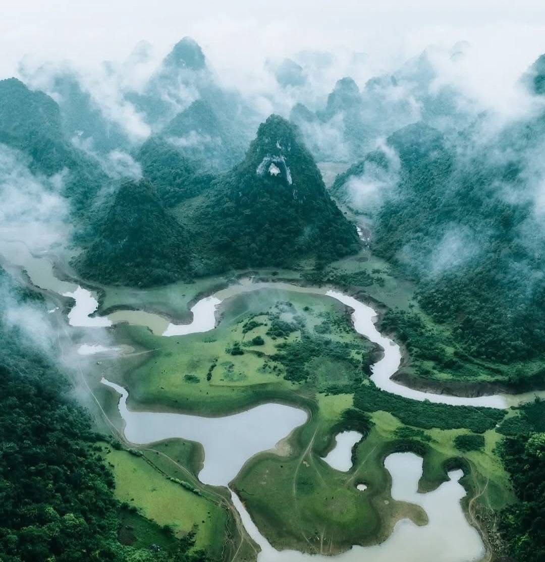 cao-bang-trung-khanh-misty-limestone-mountains-viettrendtour