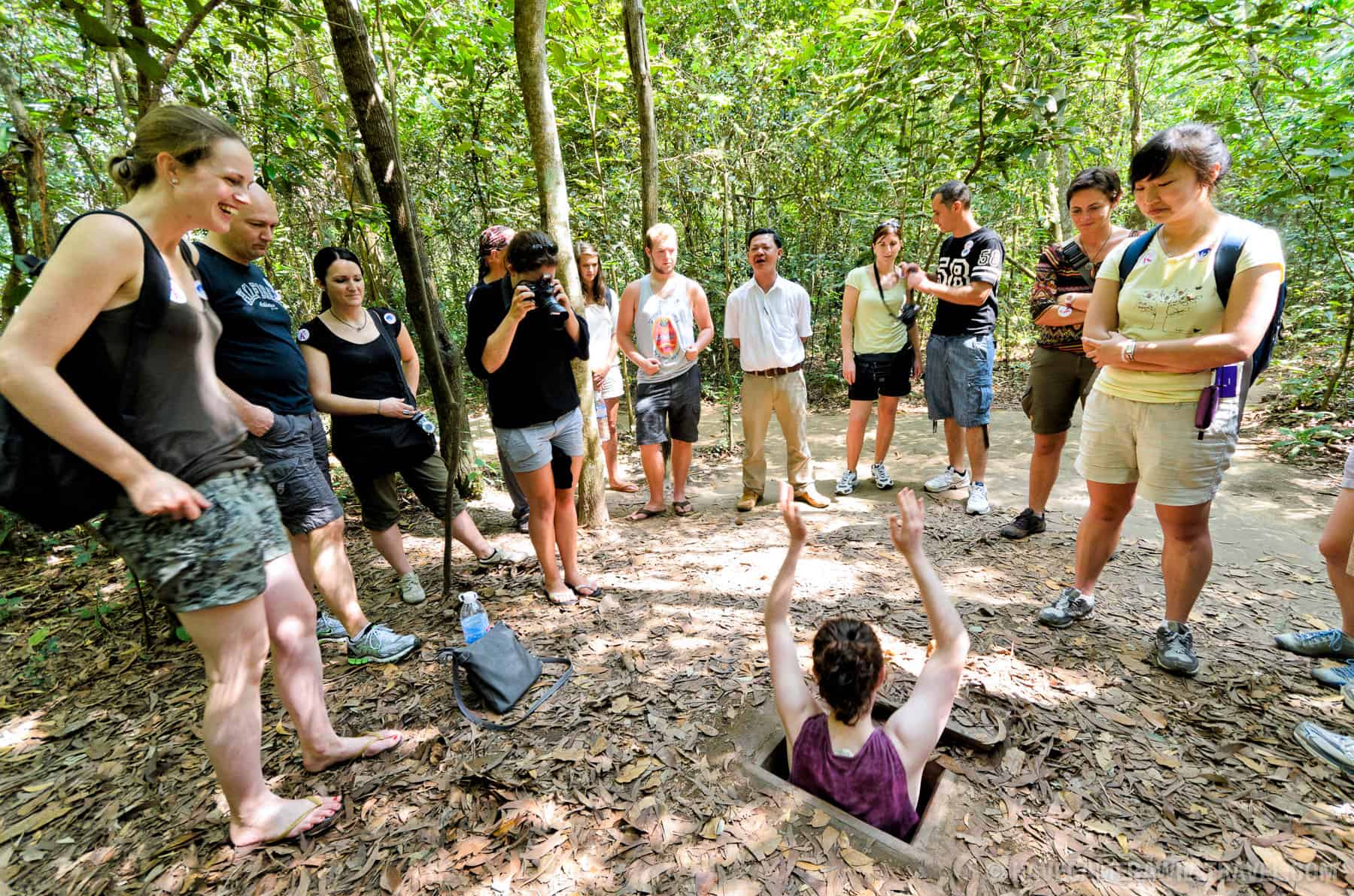 cu-chi-tunnels-demonstration-vietnam-war-history-viettrendtour