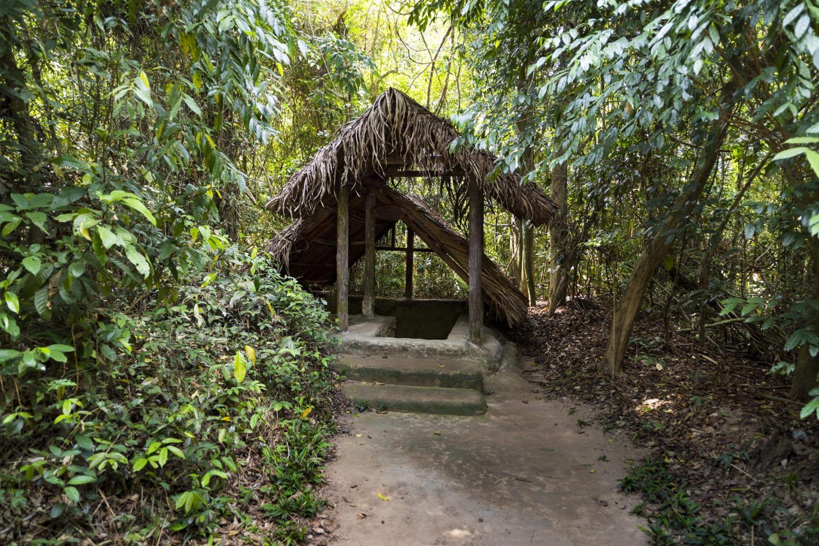 Trekking-shelter-wooden-hut-viettrendtour.