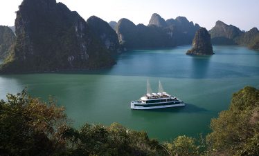 Vietnam Bay Cruise | ViettrendTour.