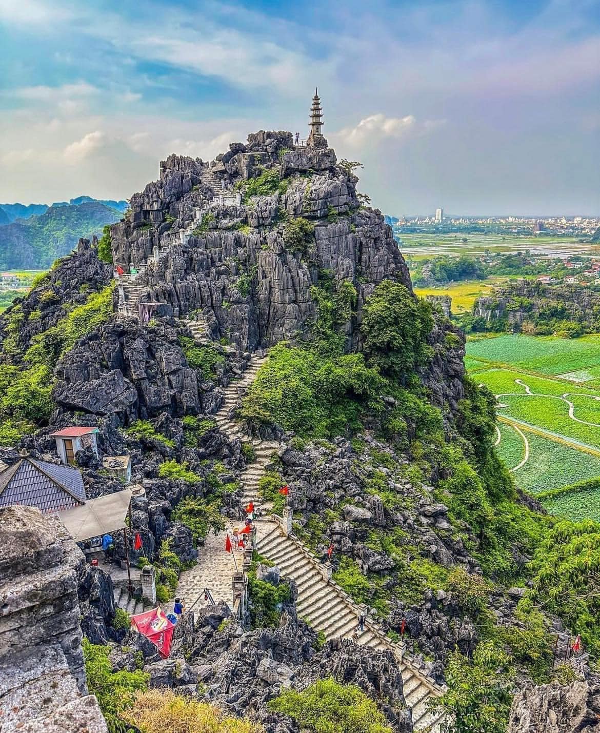 ninh-binh-hang-mua-viewpoint-scenic-landscape-viettrendtour
