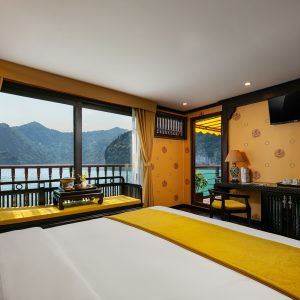 nostalgia-cruise-king-suite-view-lan-ha-bay-viettrendtour