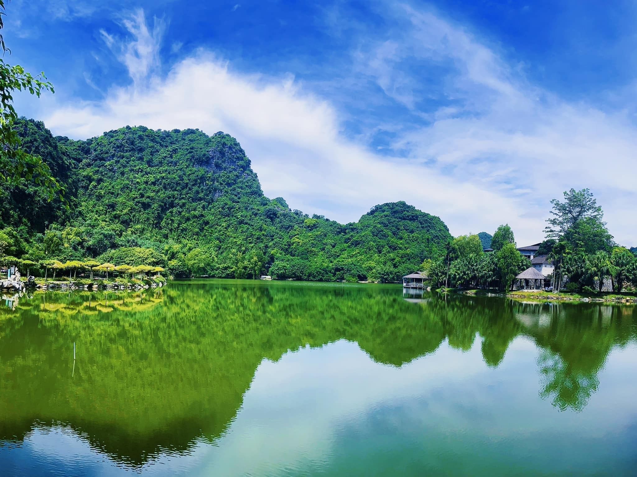 thung-nham-eco-tourism-green-lake-ninh-binh-viettrendtour
