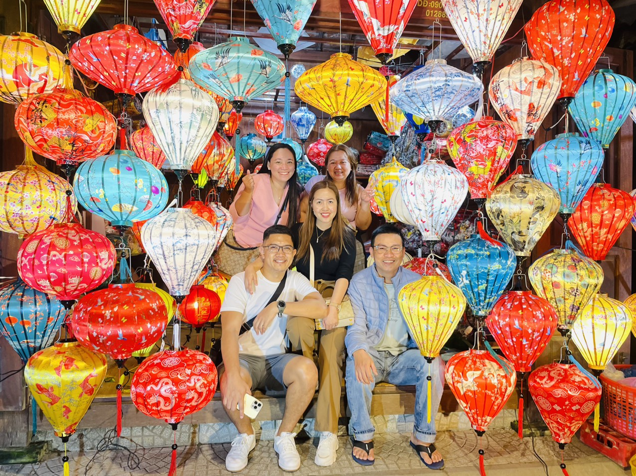 hoi-an-lantern-street-nightlife-viettrendtour