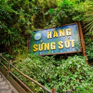 Ha,Long,Bay,,Vietnam,-,December,17,,2019:,Tourists,Visiting