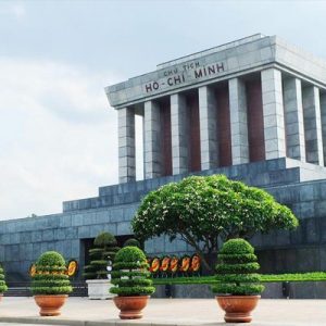 ho-chi-minh-mausoleum-plaza-top-attraction-hanoi-viettrendtour