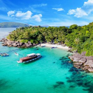phu-quoc-fingernail-island-snorkeling-boat-tour-aerial-viettrendtour