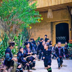 sapa-cat-cat-village-hmong-children-traditional-games-cultural-life-viettrendtour