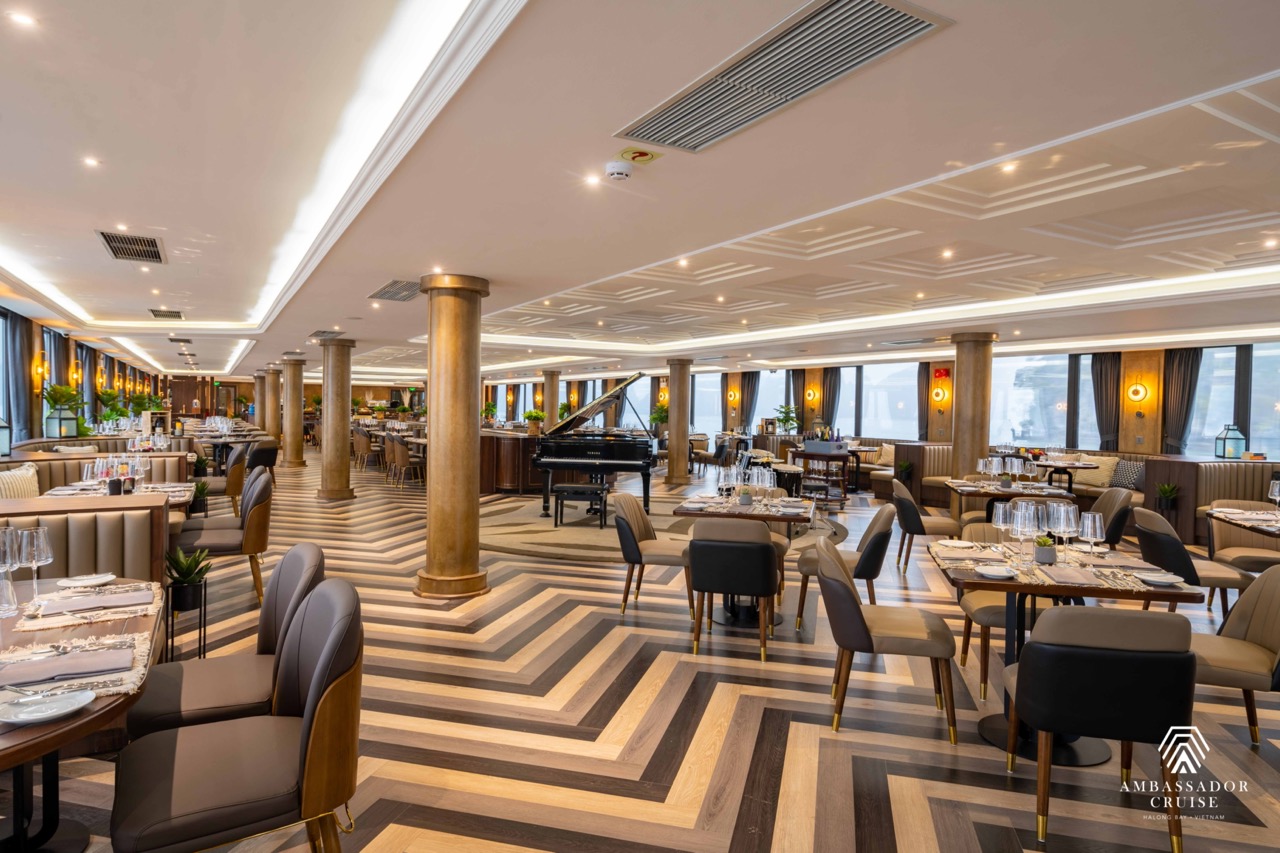 ambassador-day-cruise-grand-dining-room-halong-bay-viettrendtour