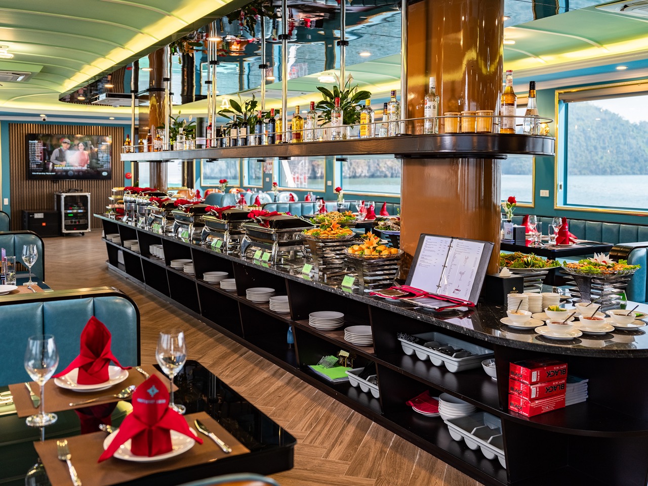 amethyst-day-cruise-restaurant-buffet-line-window-views-halong-bay-viettrendtour