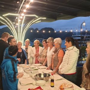 lan-ha-bay-cruise-cooking-class-onboard-experience-viettrendtour