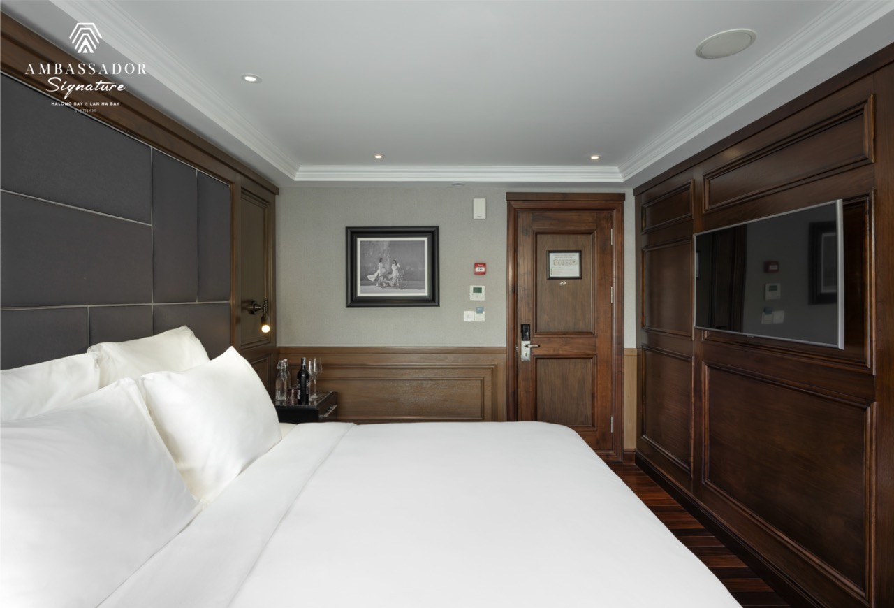 Elegant cruise balcony view in Halong Bay with luxurious amenities and serene waters. Perfect for a.
