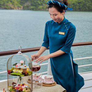 afternoon-tea-sundeck-service-capella-cruise-lan-ha-bay-viettrendtour