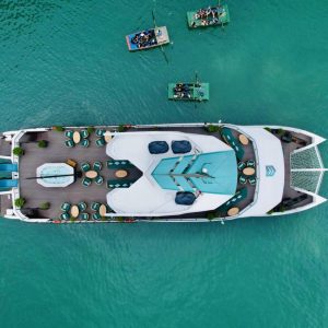 exterior-cruising-channel-catamaran-premium-halong-bay-viettrendtour