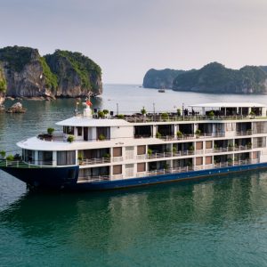 exterior-ship-profile-portside-mon-cheri-cruise-lan-ha-bay-viettrendtour