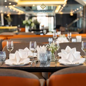 fine-dining-table-detail-taliya-cruise-lan-ha-bay-viettrendtour Large