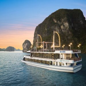hero-sunset-sailing-sea-lion-cruise-halong-bay-viettrendtour