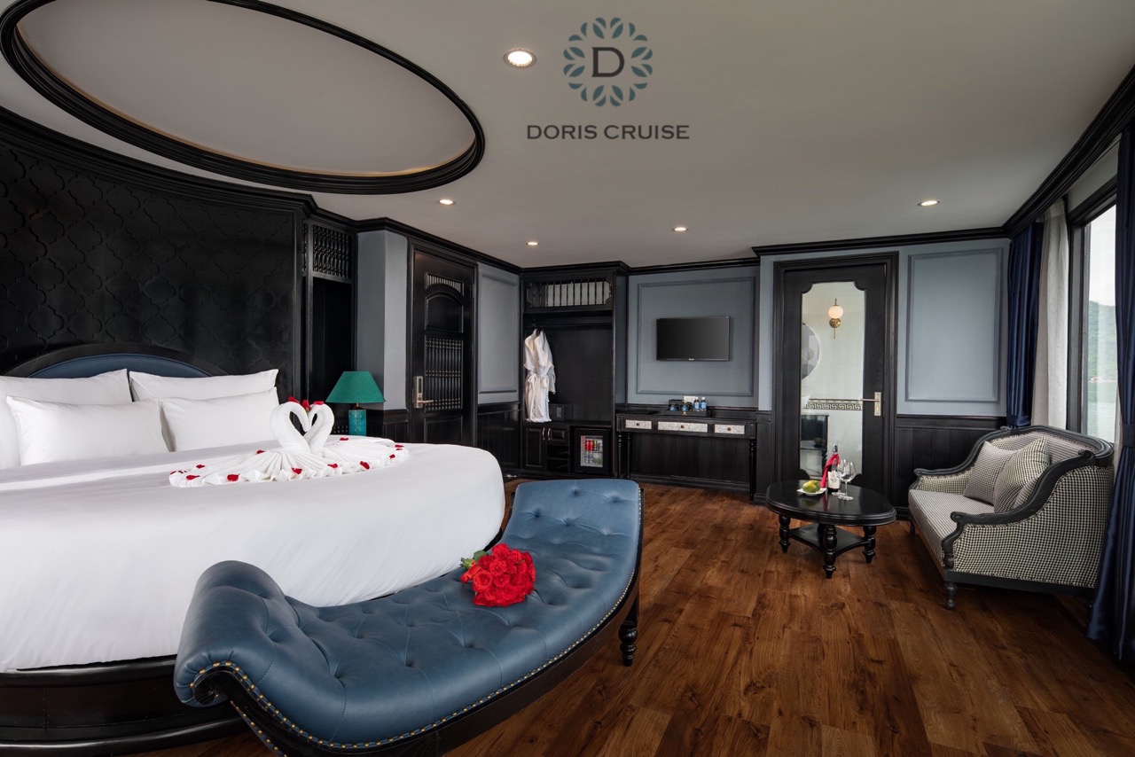 Elegant cruise balcony with modern amenities in Halong Bay for a memorable experience.