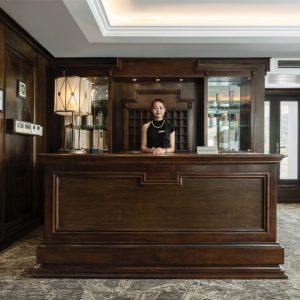 interior-reception-desk-ambassador-signature-lan-ha-bay-viettrendtour
