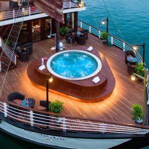 orchid-classic-sundeck-jacuzzi-2