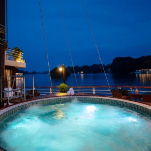 orchid-classic-sundeck-jacuzzi-3